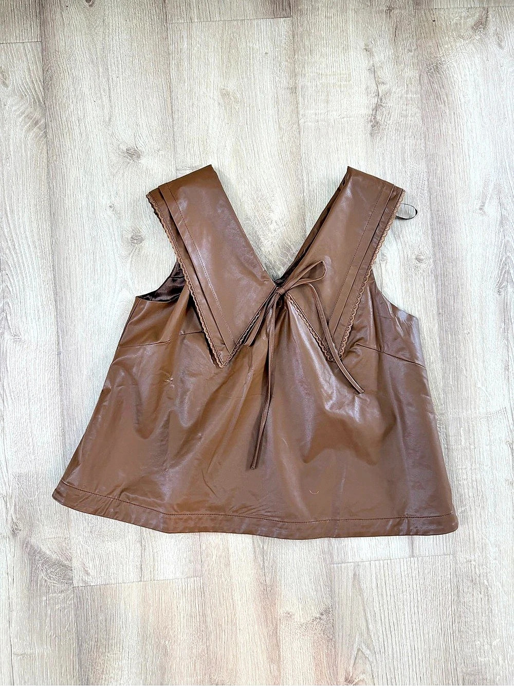 Heyson Brown Faux Leather-Look Tie Front Size Small Like New